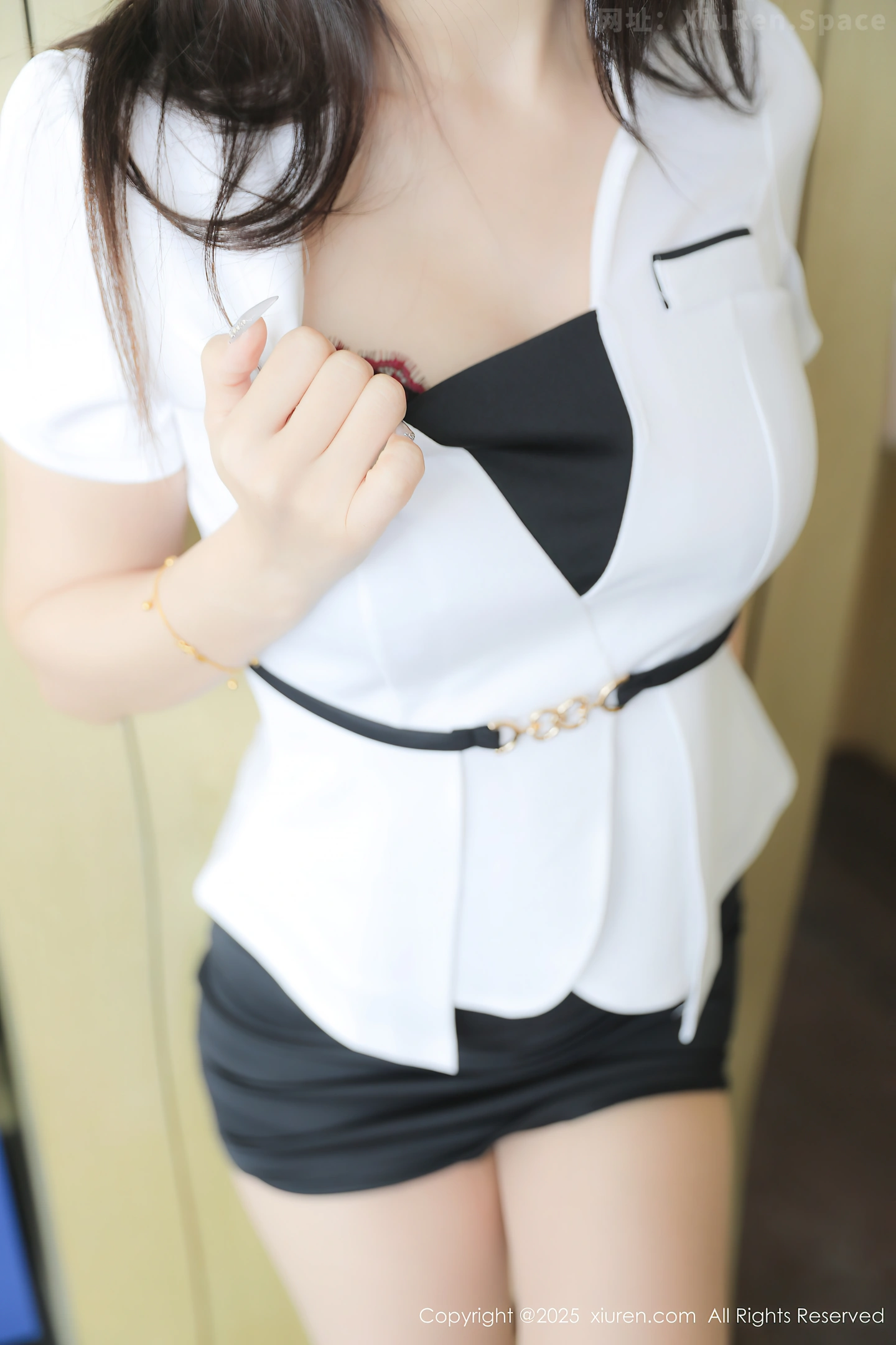 图片[6]-[XiuRen秀人网] VOL.10321 模特Candy糖糖性感白色OL服饰配超薄肉丝秀完美身材诱惑写真81P-秀人网官方网站